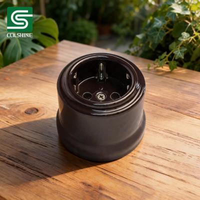 Fabricante del OEM Decorative Vintage Ceramic Socket with Timeless Design for Rustic Homes, Cafés, Restaurants, and Commercial Lighting Spaces de China